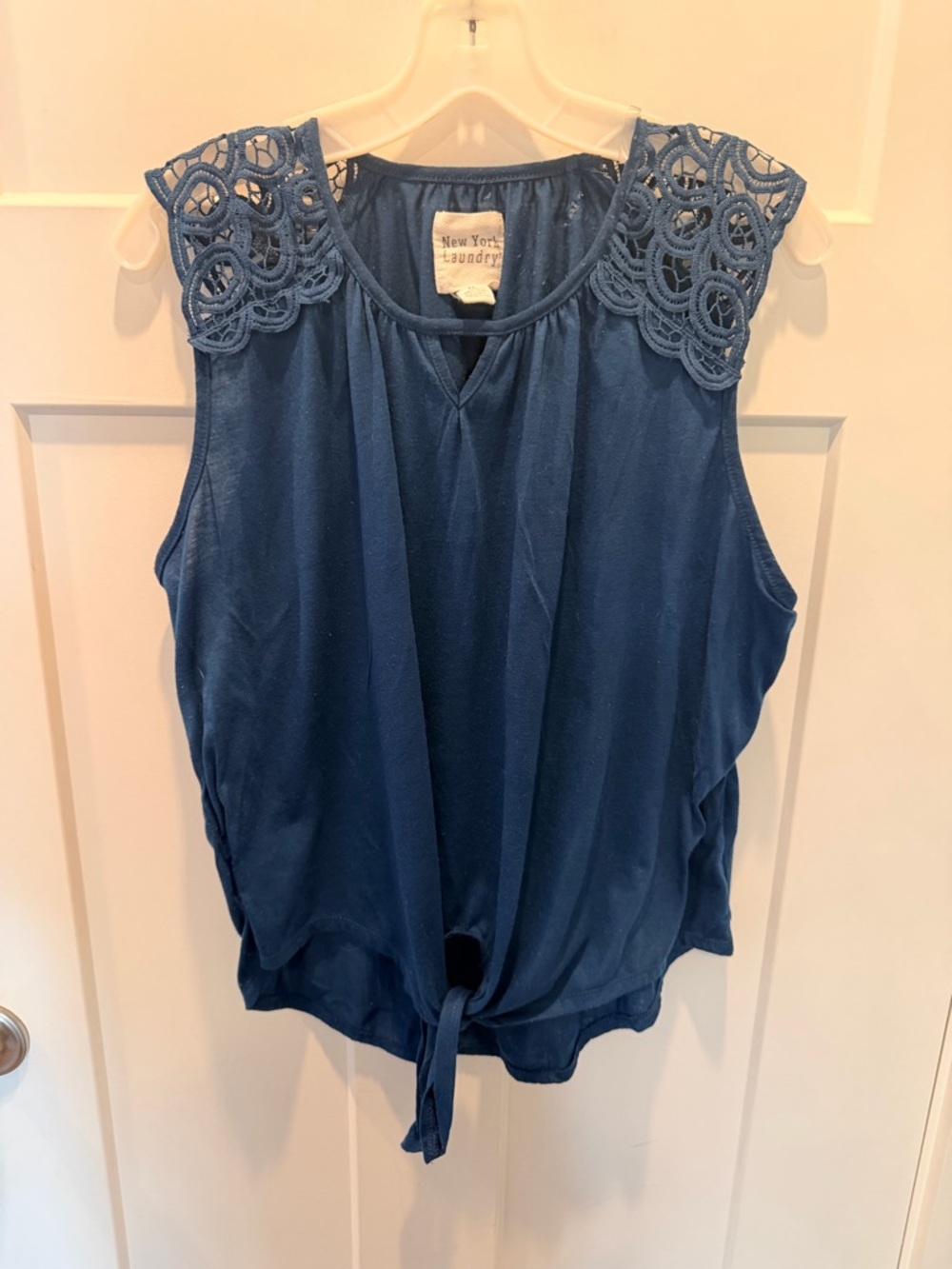 New York Laundry Blue Lace Shoulder Sleeveless Blouse Tie Front Top XL
